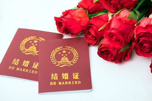 深圳结婚证照片男女分左右吗